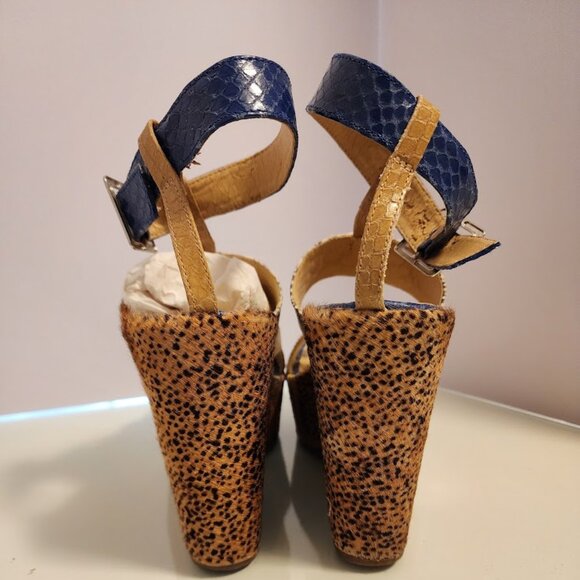 Lui Chung Animal Print Platform Sandals - Picture 7 of 9